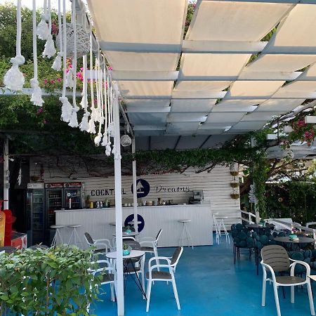 Cocktail & Dreams - Beach Hotel Саранде Екстериор снимка