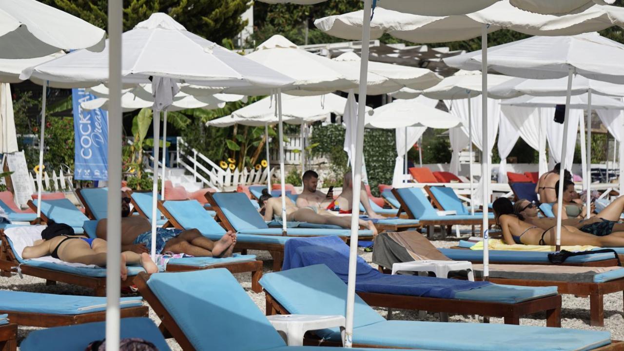 Cocktail & Dreams - Beach Hotel Саранде Екстериор снимка