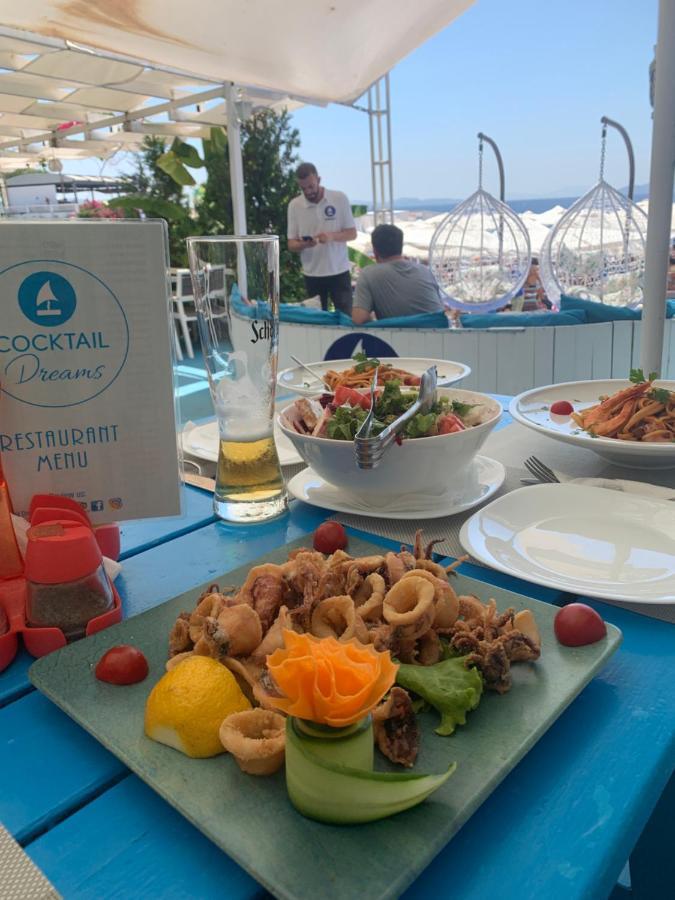 Cocktail & Dreams - Beach Hotel Саранде Екстериор снимка