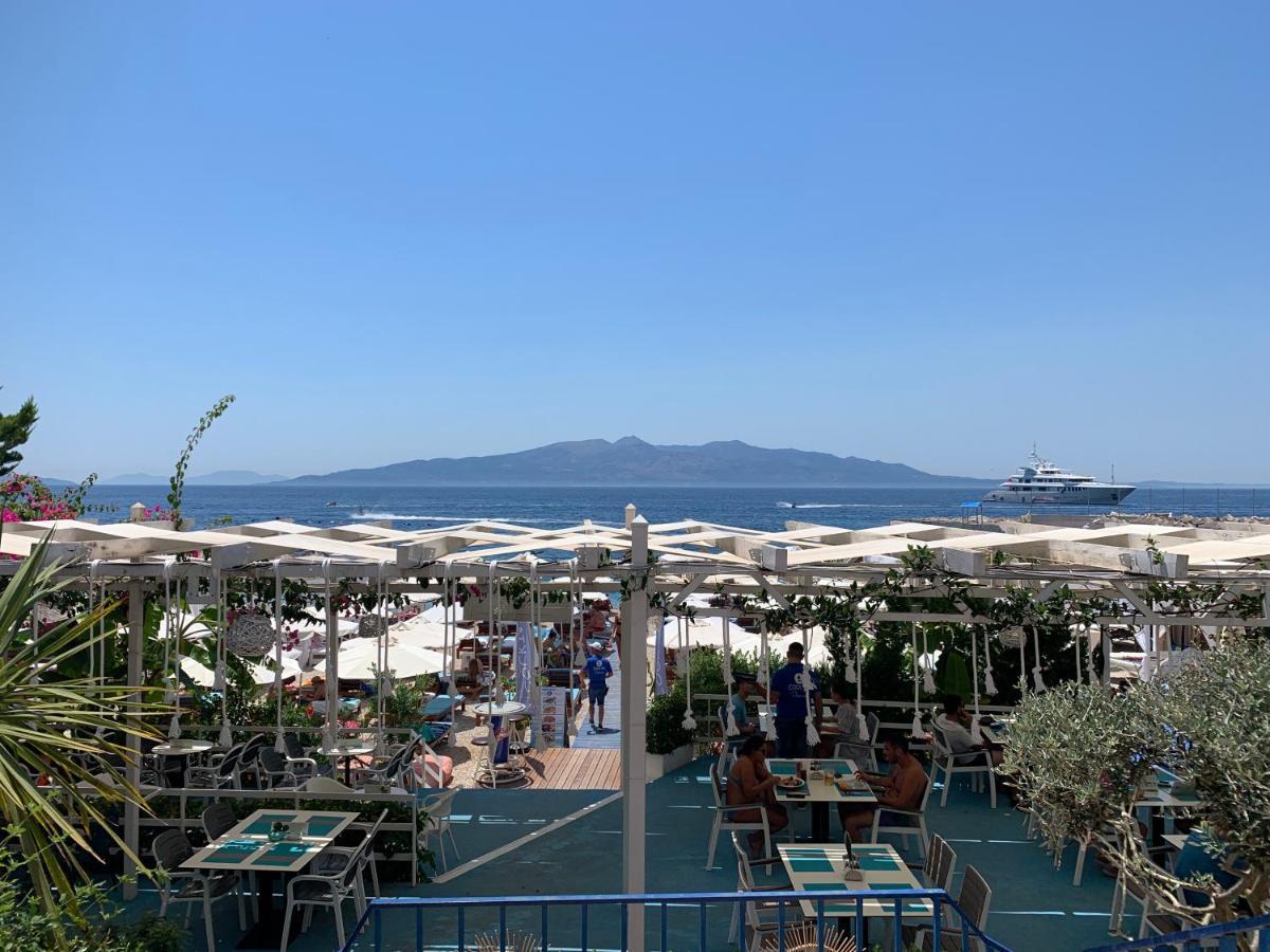 Cocktail & Dreams - Beach Hotel Саранде Екстериор снимка