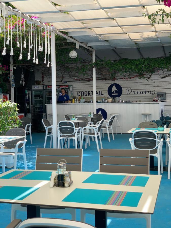 Cocktail & Dreams - Beach Hotel Саранде Екстериор снимка