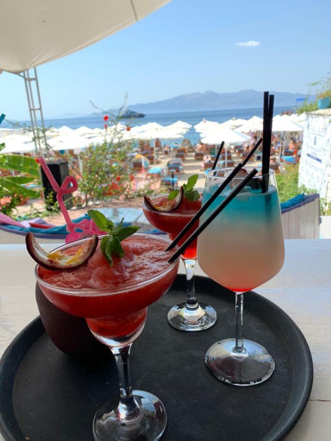 Cocktail & Dreams - Beach Hotel Саранде Екстериор снимка